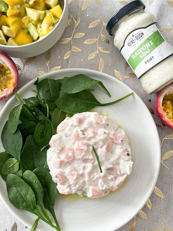 Tartare de saumon au Raifort mangue et fruits de la passion